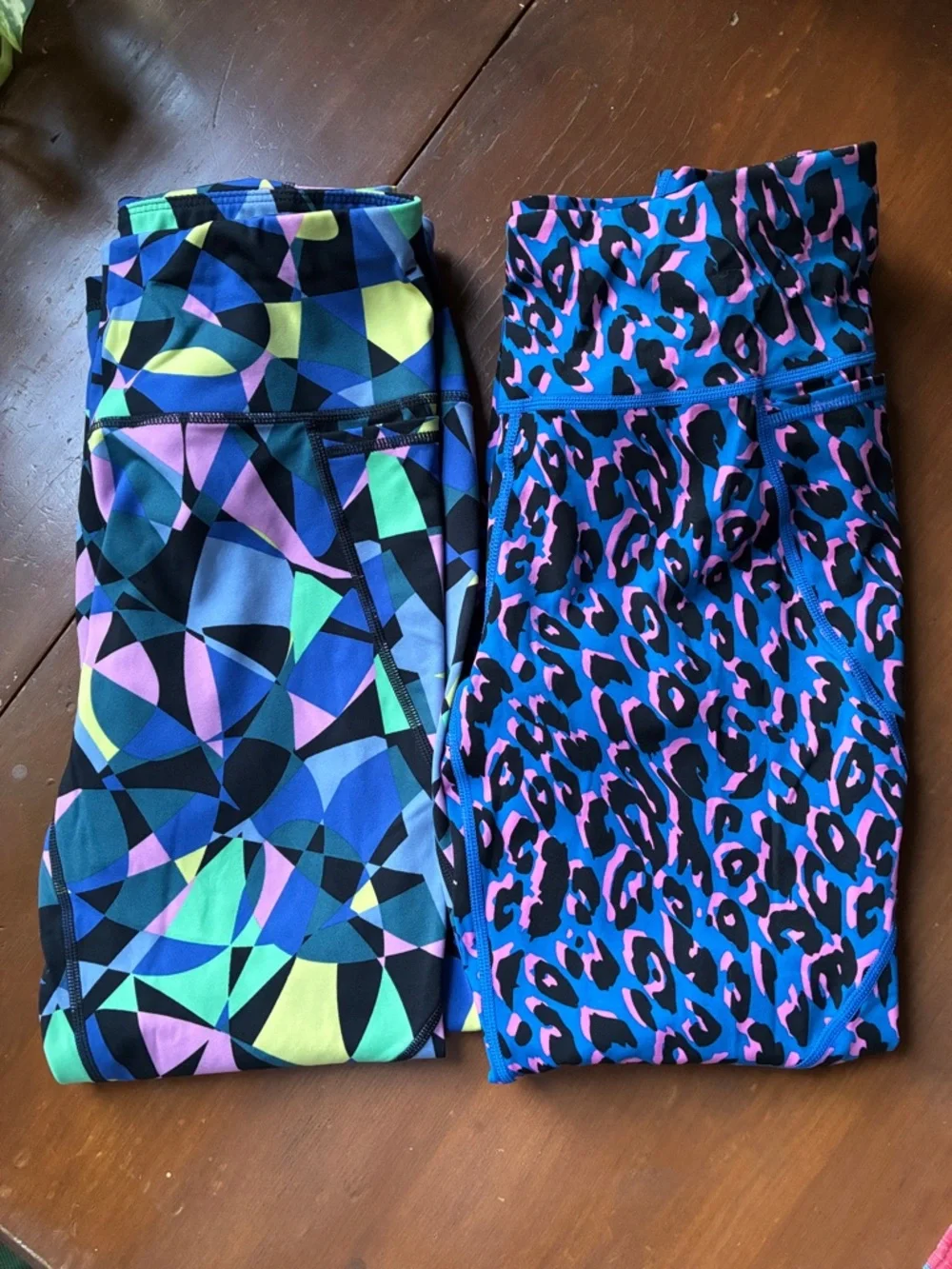 Bundle (2 pairs) of Sweaty Betty Power 7/8 length multicolor leggings, US size 6 - Picture 1 of 13